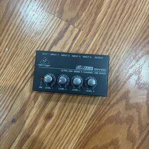 Behringer MICROMIX MX400 Ultra Low-Noise 4-Channel Line Mixer